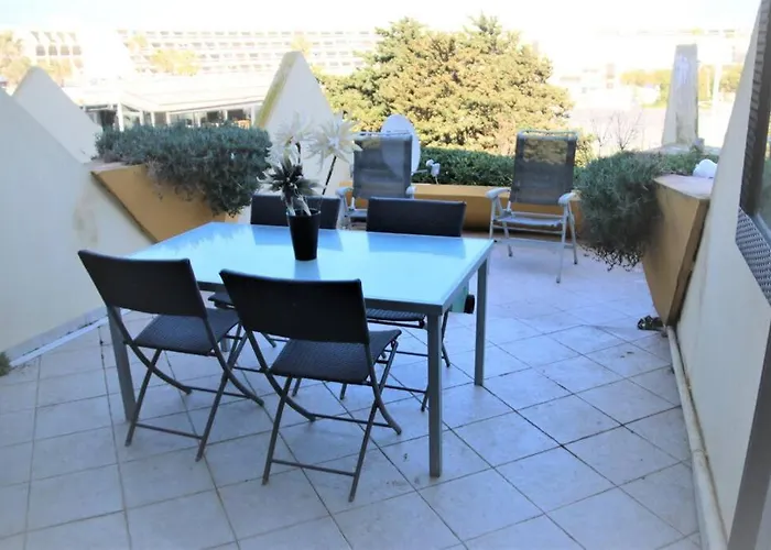 659, Port Nature 6 Au Village Naturiste