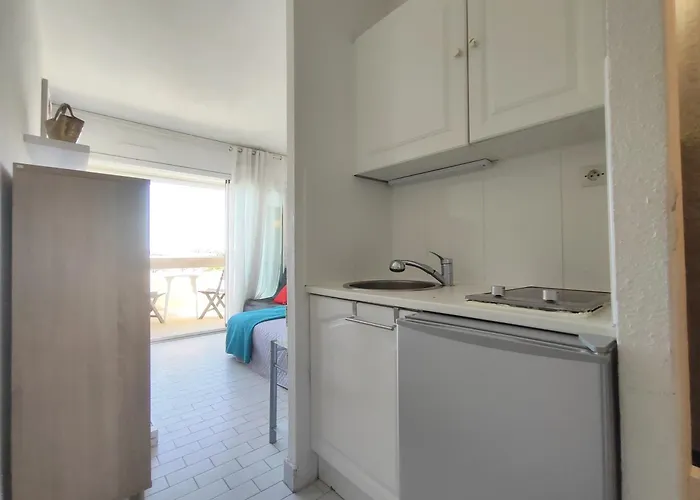 659, Port Nature 6 Au Village Naturiste *